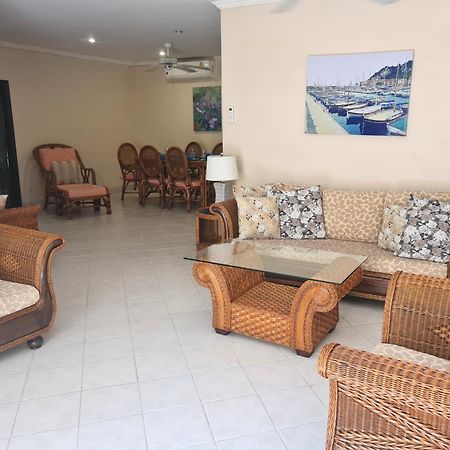Butterfly Garden Boutique Residences By Frasier, A Lifestyle Destination Apt And Villas 1 To 3 Bedroom Units, 2 Full Bathrooms, Rain Shower, Spa Bath, Complete Kitchen, Staff 24-7,Fast Fiber Optic Wifi, 55" Smart Tv'S, Free Bbq, Pattaya Luaran gambar