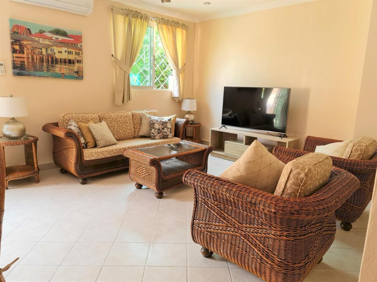 Butterfly Garden Boutique Residences By Frasier, A Lifestyle Destination Apt And Villas 1 To 3 Bedroom Units, 2 Full Bathrooms, Rain Shower, Spa Bath, Complete Kitchen, Staff 24-7,Fast Fiber Optic Wifi, 55" Smart Tv'S, Free Bbq, Pattaya Luaran gambar