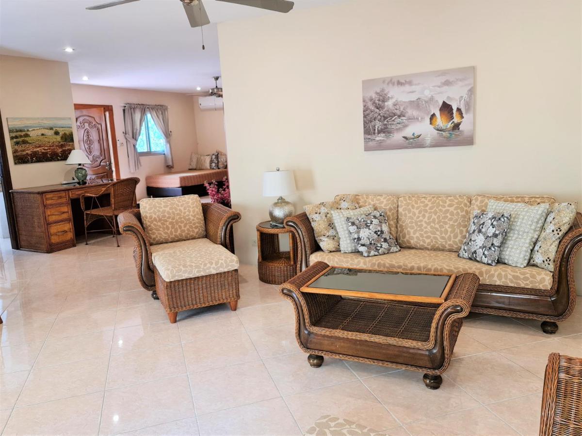 Butterfly Garden Boutique Residences By Frasier, A Lifestyle Destination Apt And Villas 1 To 3 Bedroom Units, 2 Full Bathrooms, Rain Shower, Spa Bath, Complete Kitchen, Staff 24-7,Fast Fiber Optic Wifi, 55" Smart Tv'S, Free Bbq, Pattaya Luaran gambar