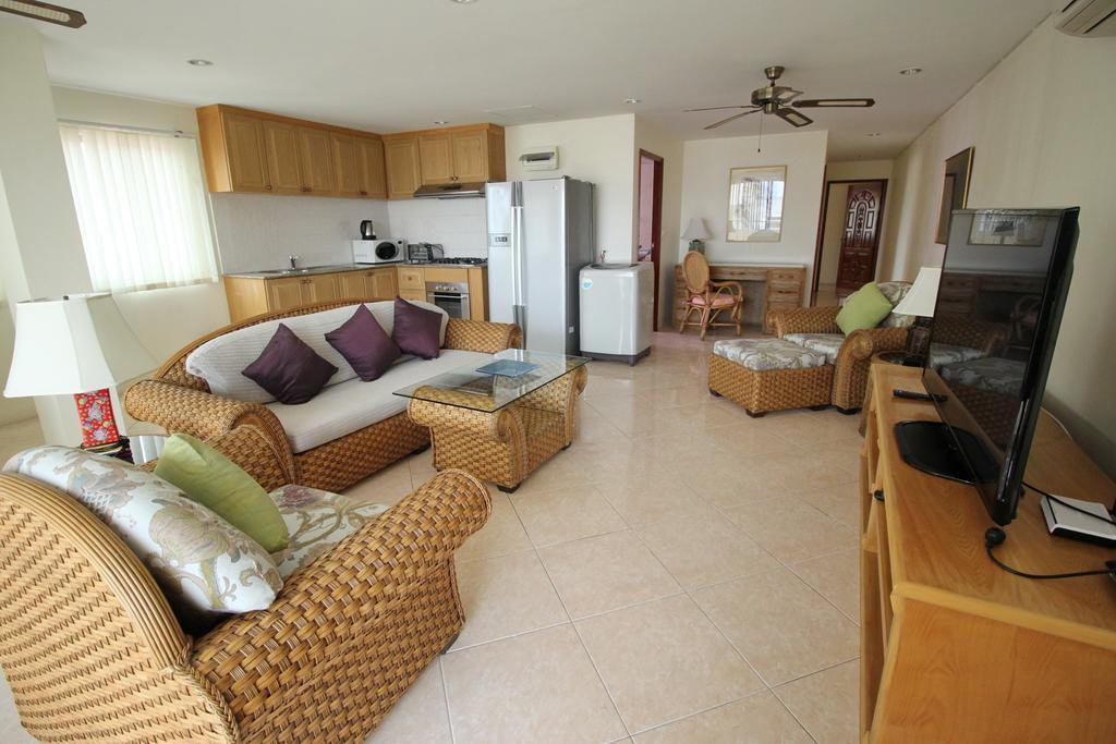 Butterfly Garden Boutique Residences By Frasier, A Lifestyle Destination Apt And Villas 1 To 3 Bedroom Units, 2 Full Bathrooms, Rain Shower, Spa Bath, Complete Kitchen, Staff 24-7,Fast Fiber Optic Wifi, 55" Smart Tv'S, Free Bbq, Pattaya Bilik gambar