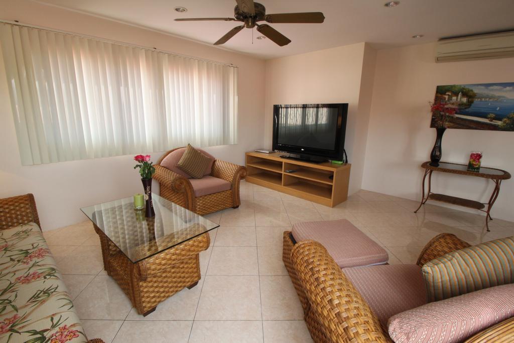 Butterfly Garden Boutique Residences By Frasier, A Lifestyle Destination Apt And Villas 1 To 3 Bedroom Units, 2 Full Bathrooms, Rain Shower, Spa Bath, Complete Kitchen, Staff 24-7,Fast Fiber Optic Wifi, 55" Smart Tv'S, Free Bbq, Pattaya Luaran gambar